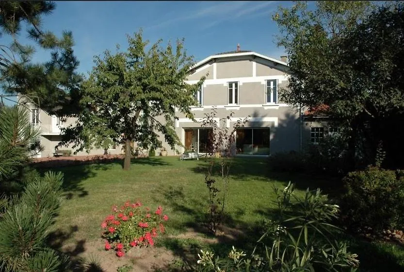 La Batisse De Jailly Bed & Breakfast Notre-Dame-de-Boisset 0*,  France